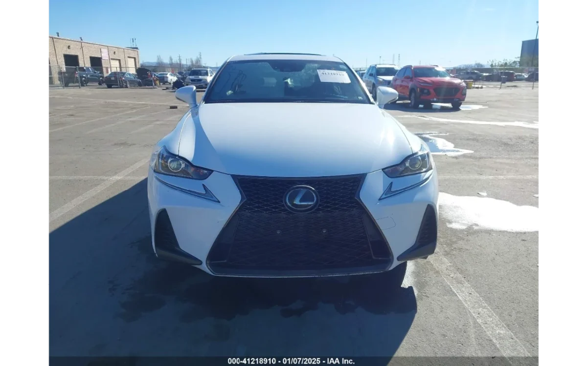 Lexus IS 300 2.0L * LED * Дистроник * Лизинг | Mobile.bg — изображение 2