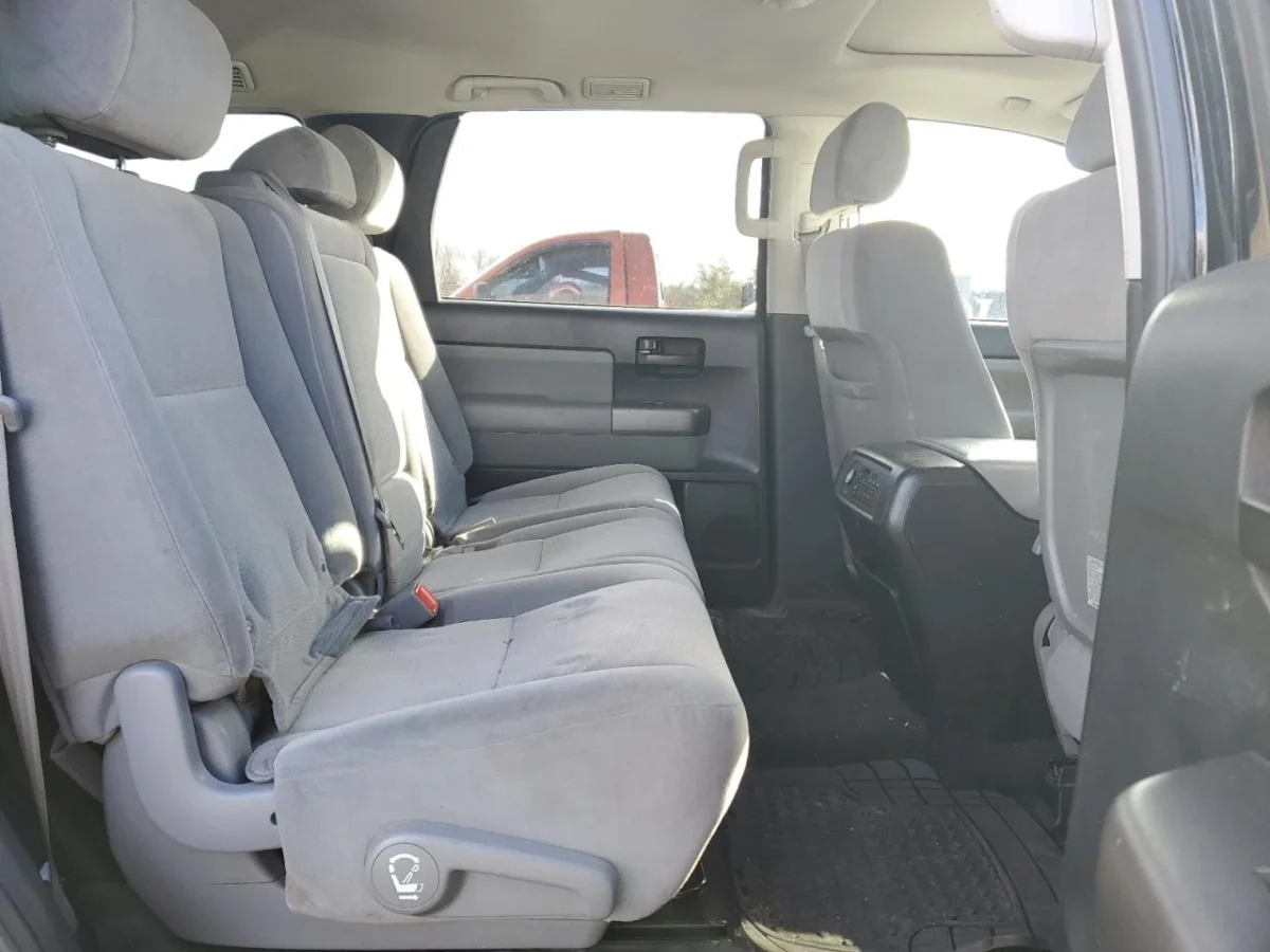 Toyota Sequoia SR 5.7L V8 * Подходяща за газ | Mobile.bg — изображение 11