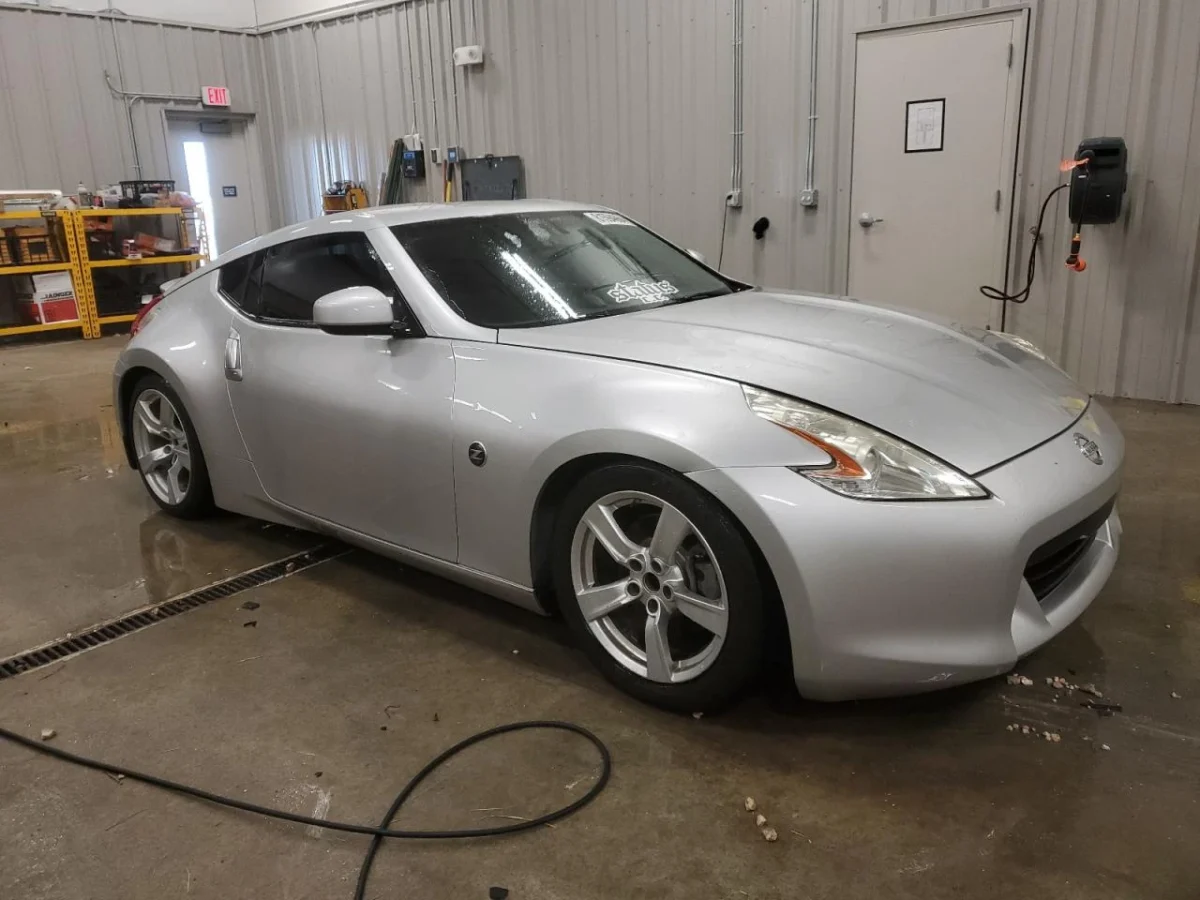 Nissan 370Z * Възможност за Лизинг*  | Mobile.bg — изображение 1