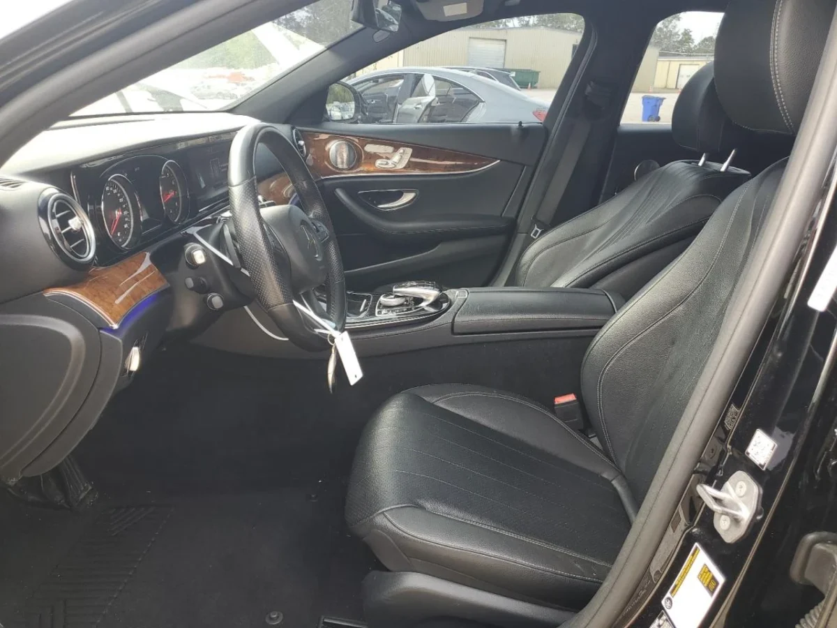 Mercedes-Benz E 300 AMG PACK * КЛИП НА ДВИГАТЕЛ* * ЛИЗИНГ*  | Mobile.bg — изображение 7