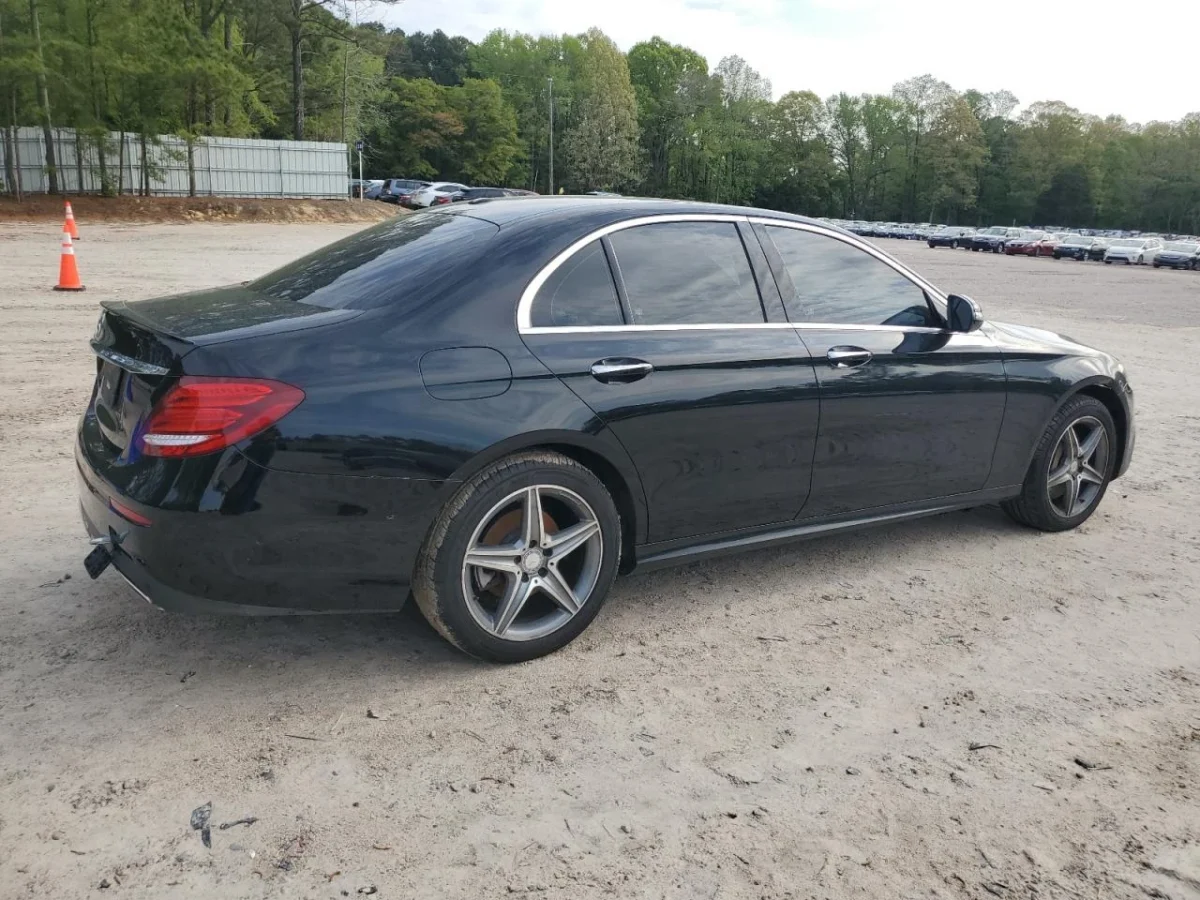 Mercedes-Benz E 300 AMG PACK * КЛИП НА ДВИГАТЕЛ* * ЛИЗИНГ*  | Mobile.bg — изображение 4