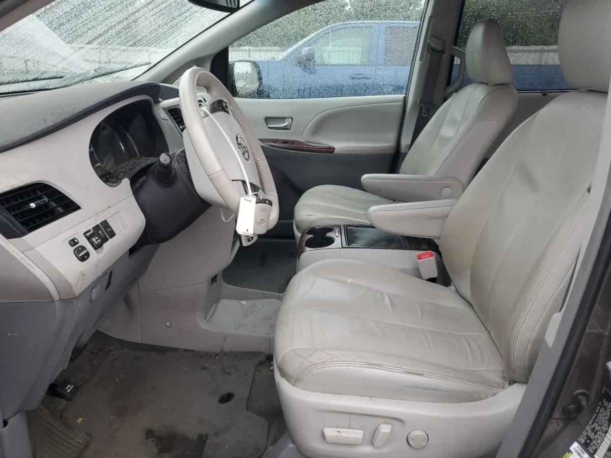 Toyota Sienna 3.5L XLE* ЛИЗИНГ*  | Mobile.bg — изображение 8