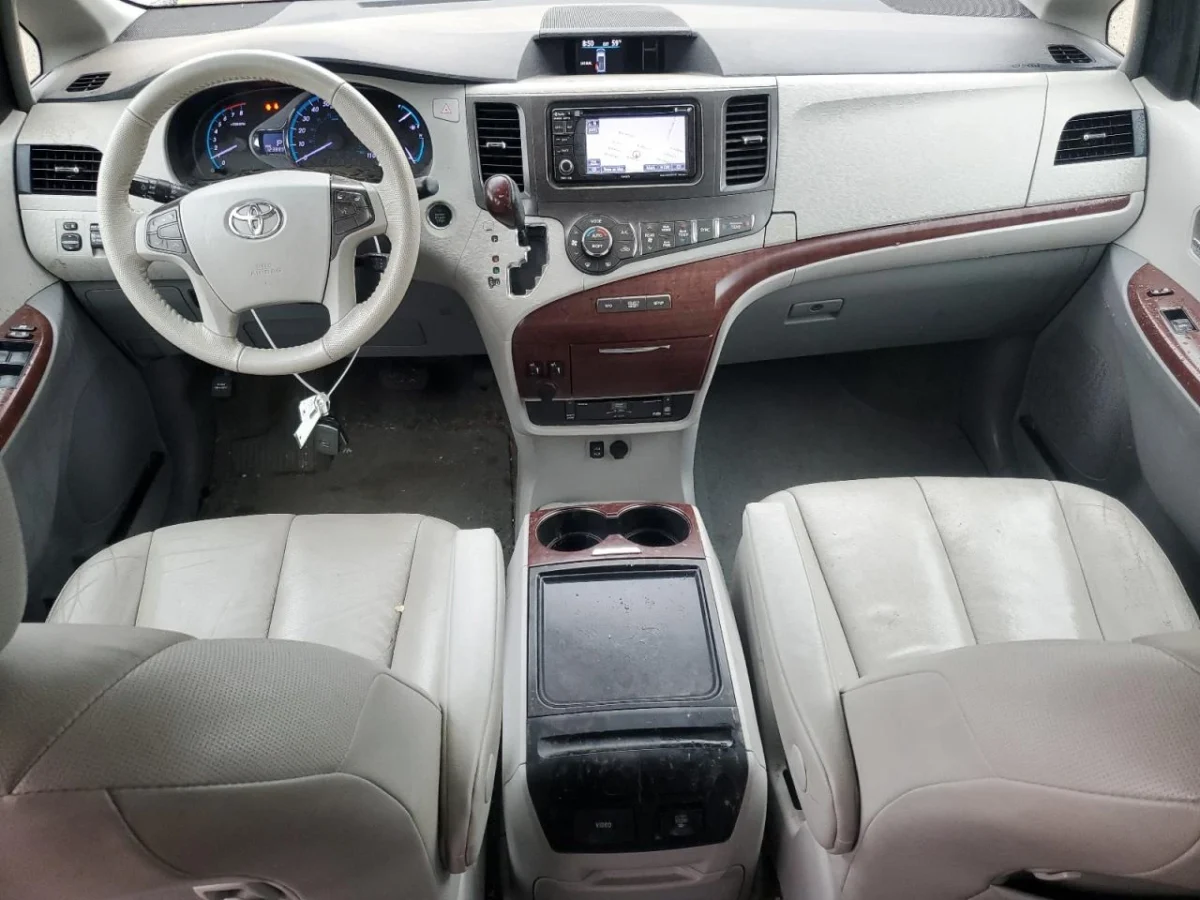 Toyota Sienna 3.5L XLE* ЛИЗИНГ*  | Mobile.bg — изображение 7