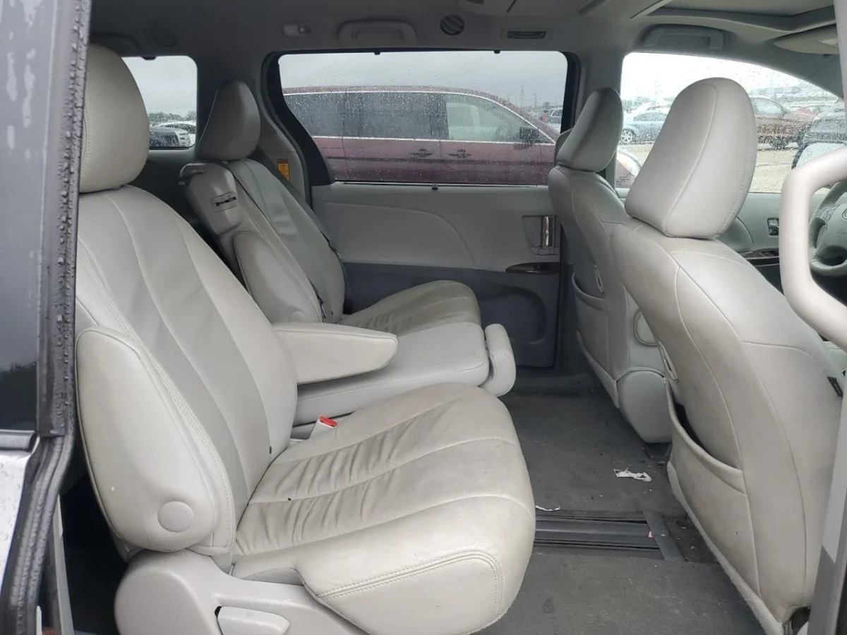 Toyota Sienna 3.5L XLE* ЛИЗИНГ*  | Mobile.bg — изображение 9