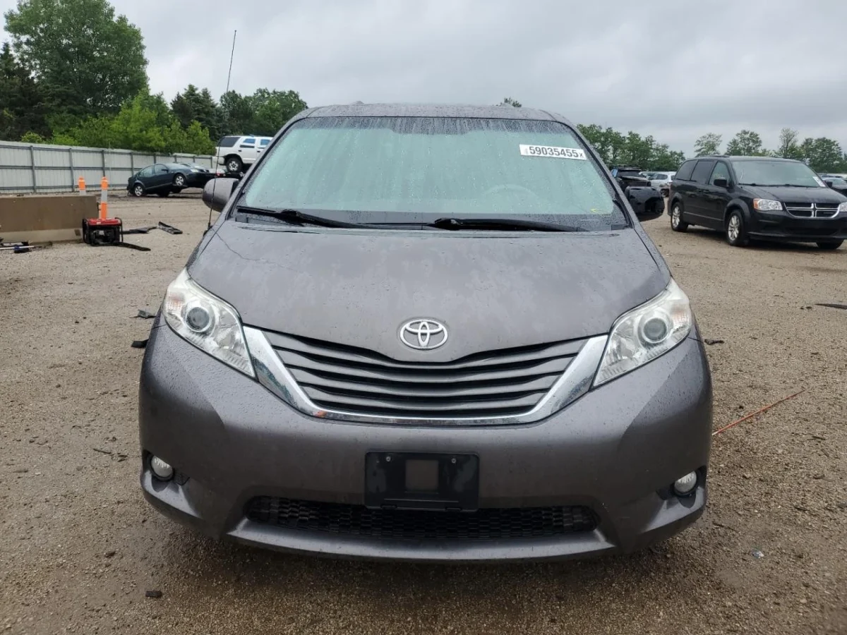 Toyota Sienna 3.5L XLE* ЛИЗИНГ*  | Mobile.bg — изображение 2