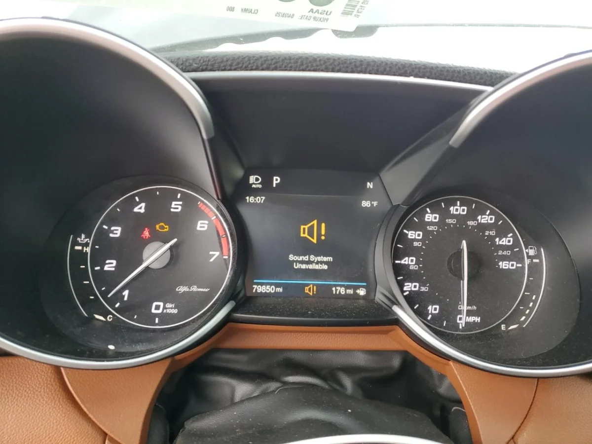 Alfa Romeo Giulia Ti Q4 280кс * Възможност за Лизинг*  | Mobile.bg — изображение 9