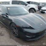 Porsche Taycan Т * CARFAX*